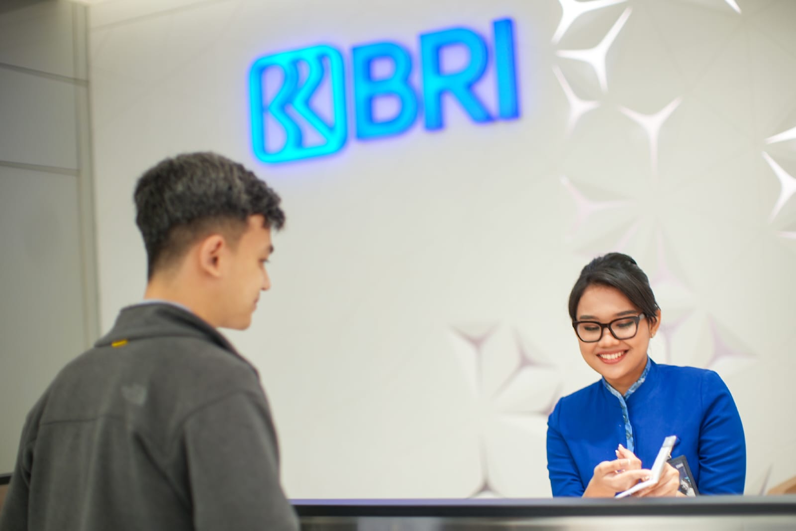 Dirut Sunarso Terpopuler, BRI Raih Award Lembaga Humas Pemerintah Terbaik Kategori BUMN