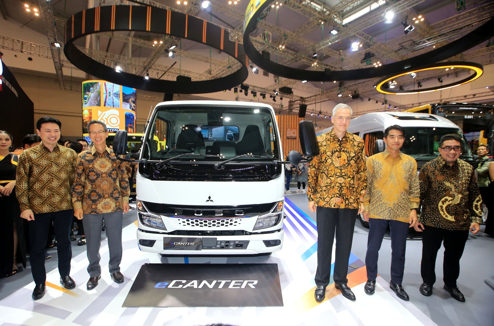 Luncurkan dan Rayakan 60 Tahun Canter, Mitsubishi FUSO Tampilkan Perjalanan di GIIAS 2023