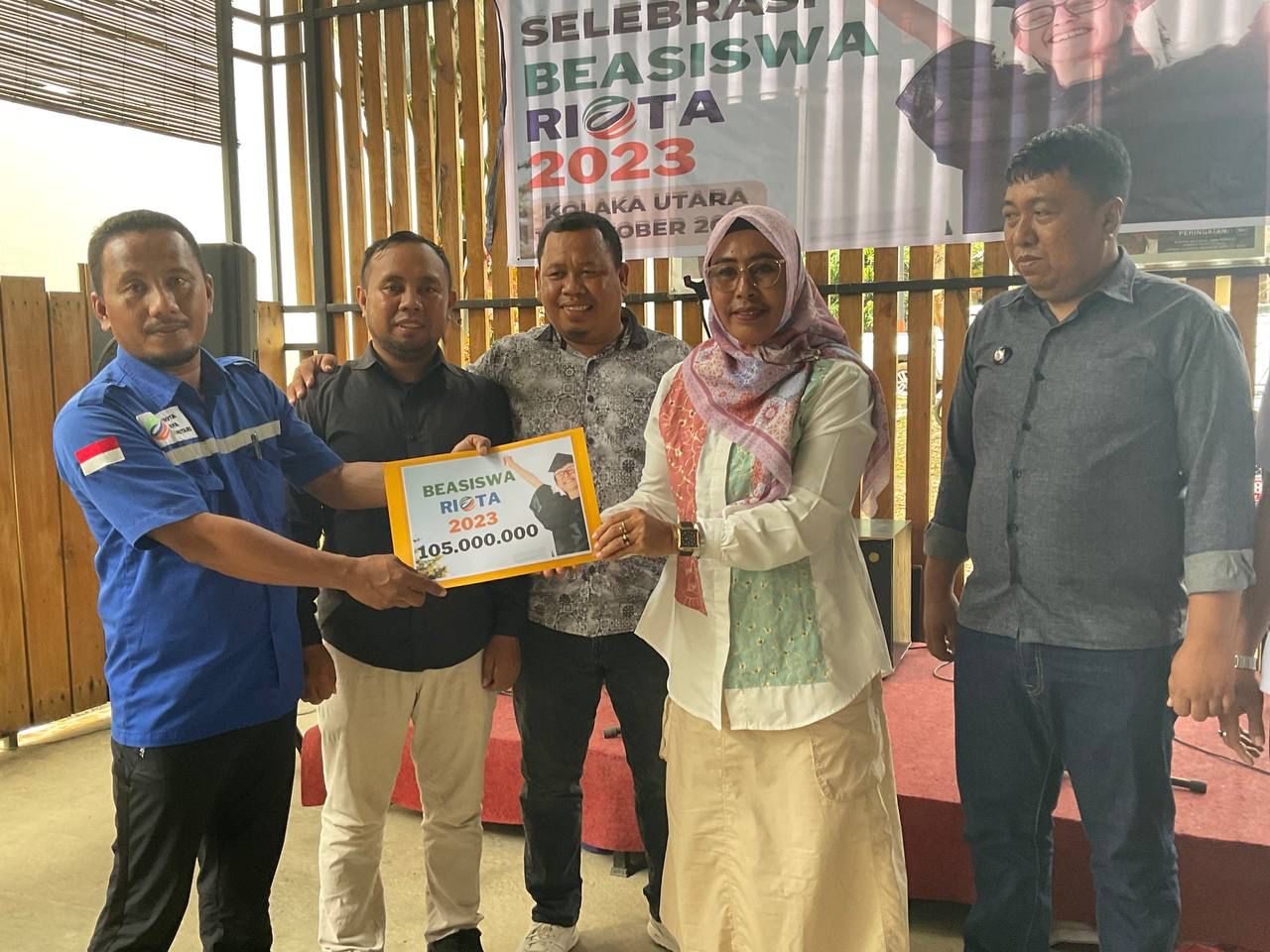 Dongkrak SDM, Riota Jaya Lestari Salurkan Beasiswa S1 Warga Kolaka Utara