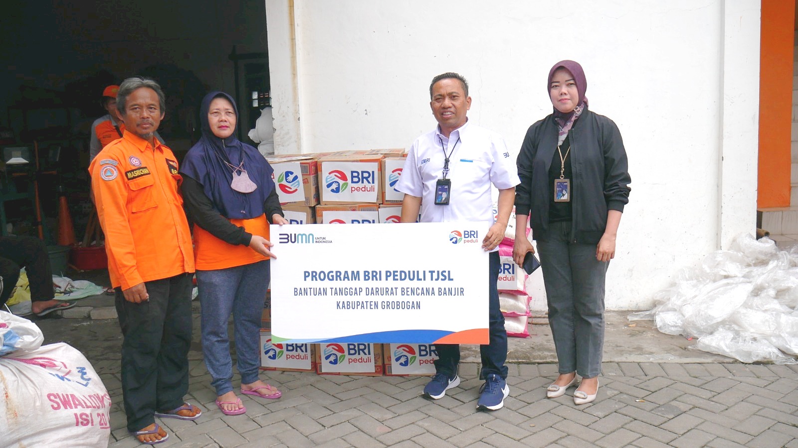 Tanggap Bencana, BRI Peduli Salurkan Bantuan Bagi Warga Terdampak di Grobogan dan Demak