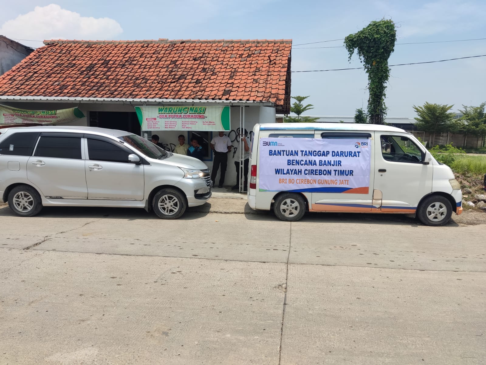 BRI Peduli Salurkan Bantuan Warga Terdampak Banjir di Sumbar dan Jabar