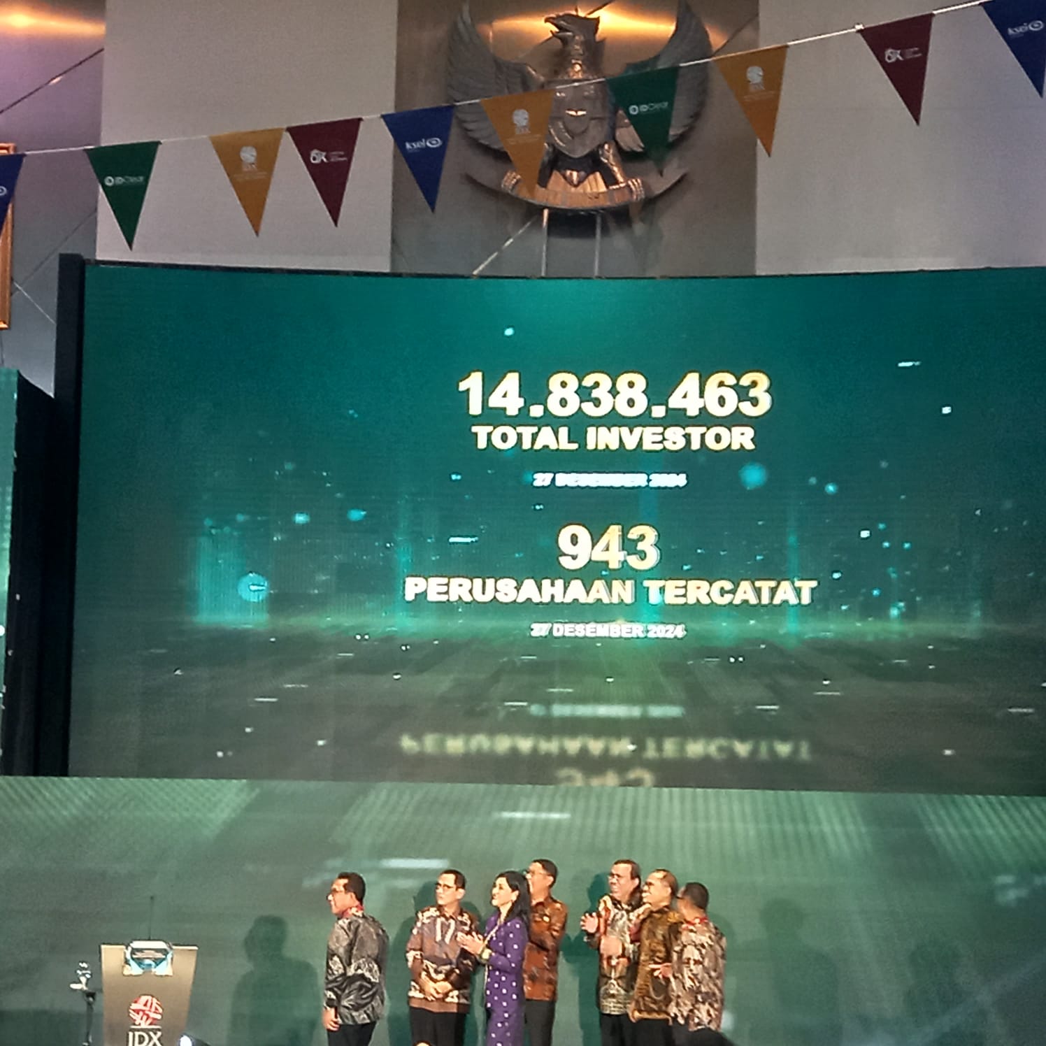 Tampak Main Hall di Bursa Efek Indonesia menunjukkan Perdagangan saham. FOTO/Rizki EmitenNews Pengenalan Saham di SD, Mencetak Investor Cerdik atau Penjudi Cilik?