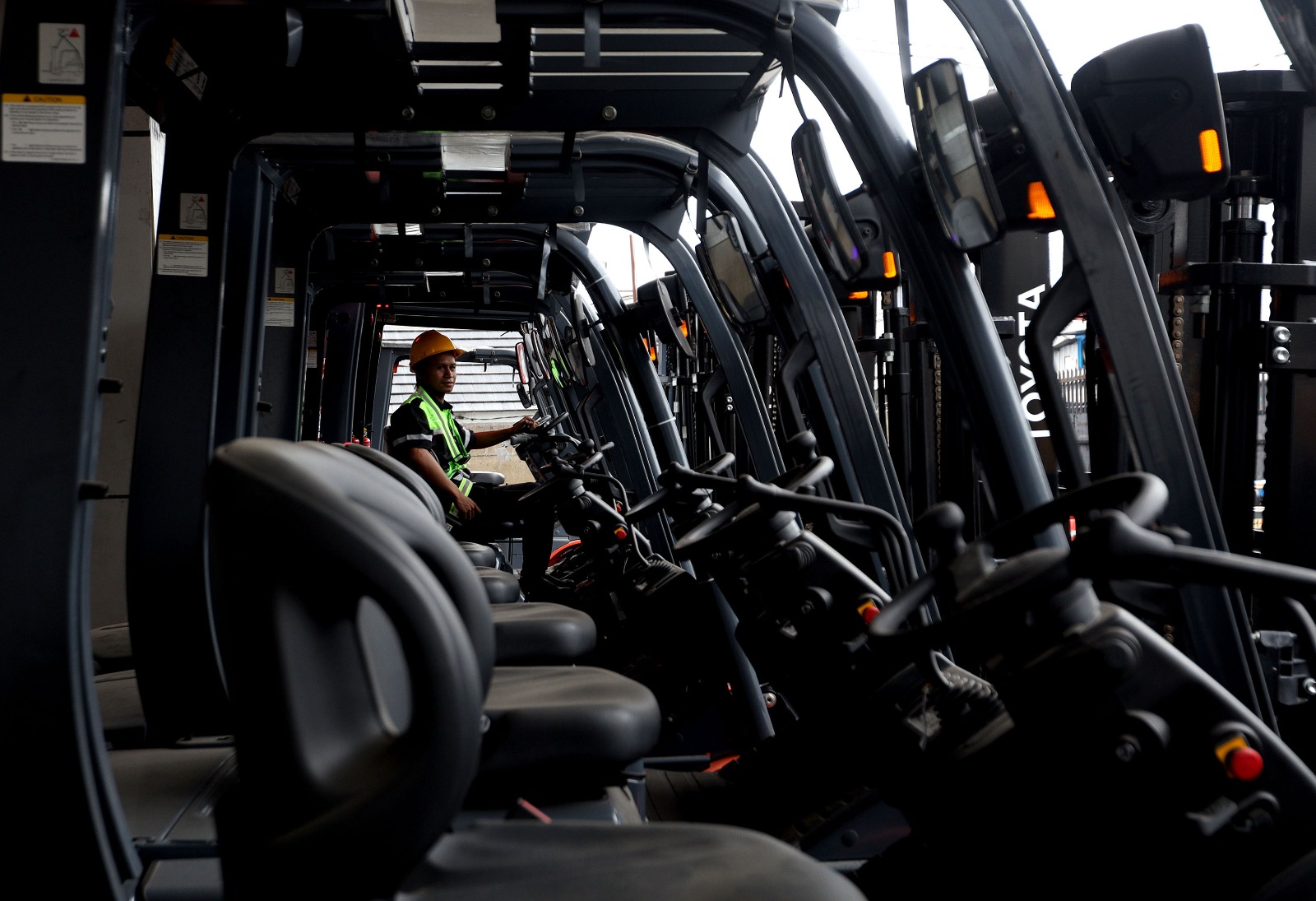 Sarana Mitra Luas (SMIL) Optimis Permintaan Forklift Melonjak di 2025