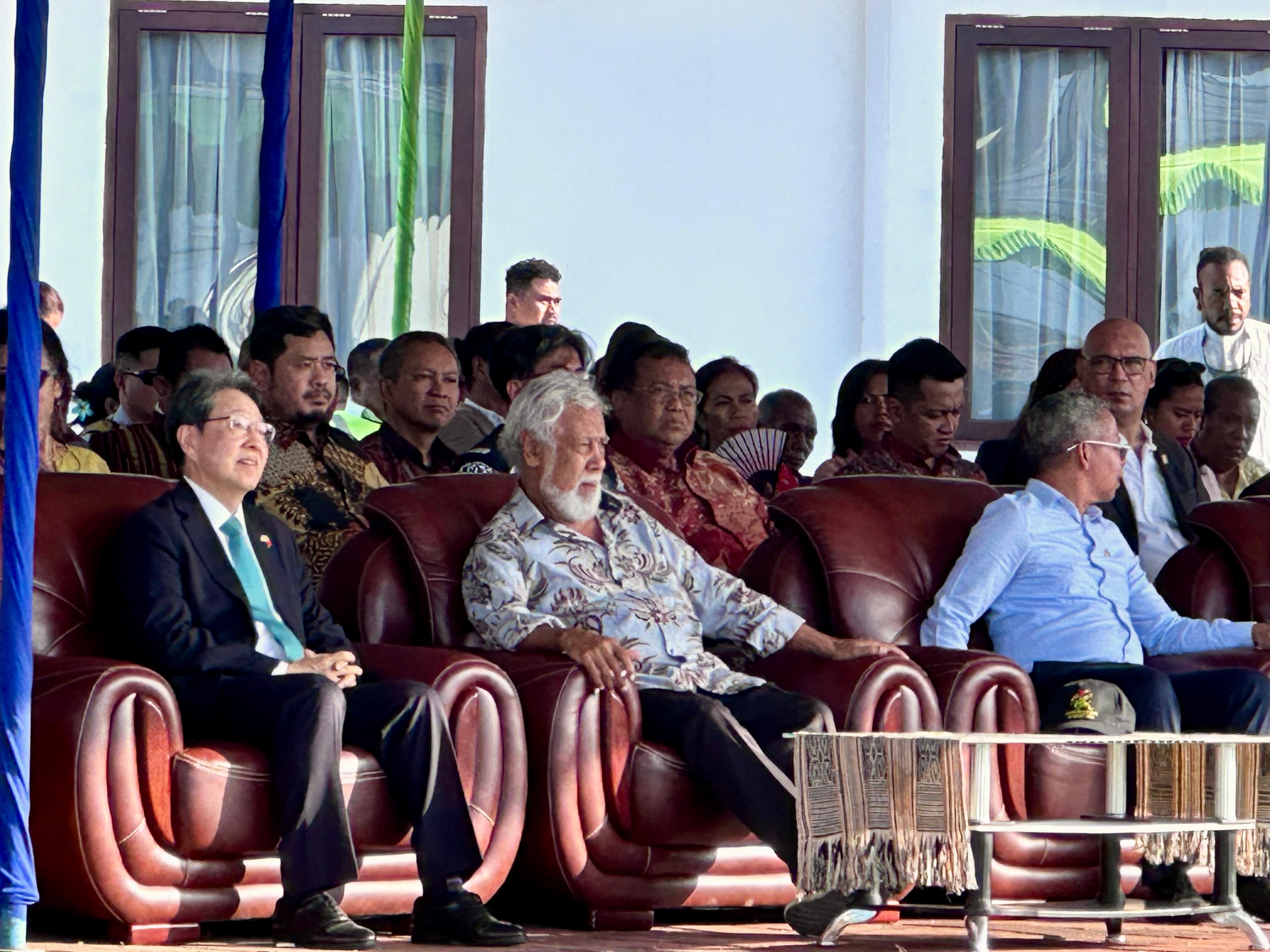 Manajemen Waskita Karya berpoto bersama Perdana Menteri Timor Leste Xanana Gusmao. FOTO - ISTIMEWA Waskita (WSKT) Garap Fasilitas Bandara PNLIA Timor Leste Rp1,1 Triliun