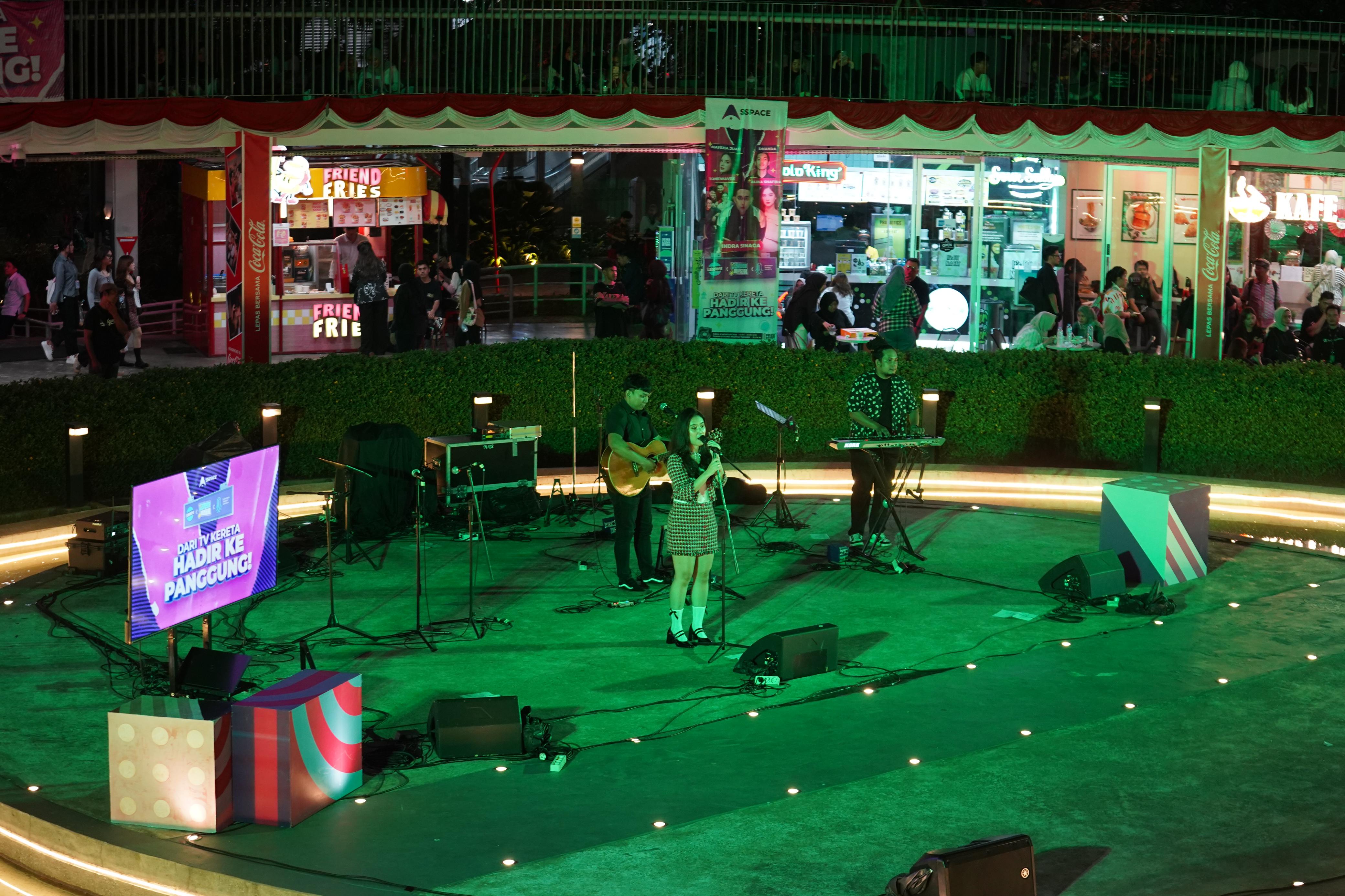 Mantapkan Ekspansi ke Segmen Event and Exhibition, Era Media Sejahtera (DOOH) Gelar SSPACE Musik dari TV Kereta ke Panggung. DOK/DOOH DOOH Sukses Bawa SSPACE Musik dari TV Kereta Hadir ke Panggung
