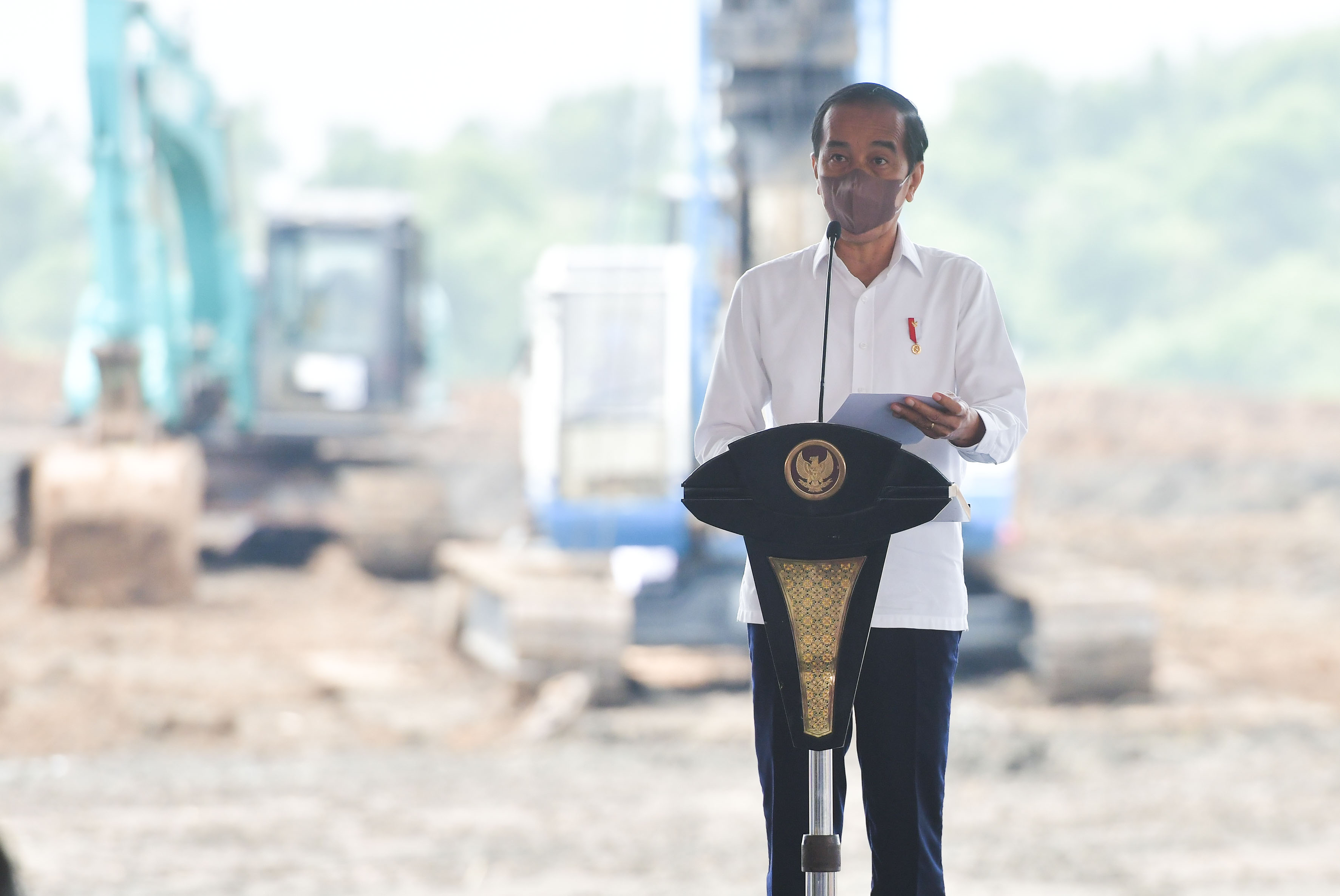 Presiden Ground Breaking Pabrik Baterai Kendaraan Listrik, Saham ANTM dan TINS Terkerek