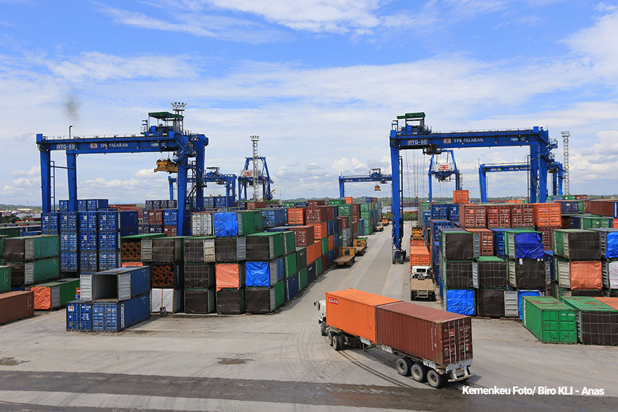 Ekspor-Impor Menguat, Neraca Perdagangan Tercatat Surplus USD4,74 Miliar