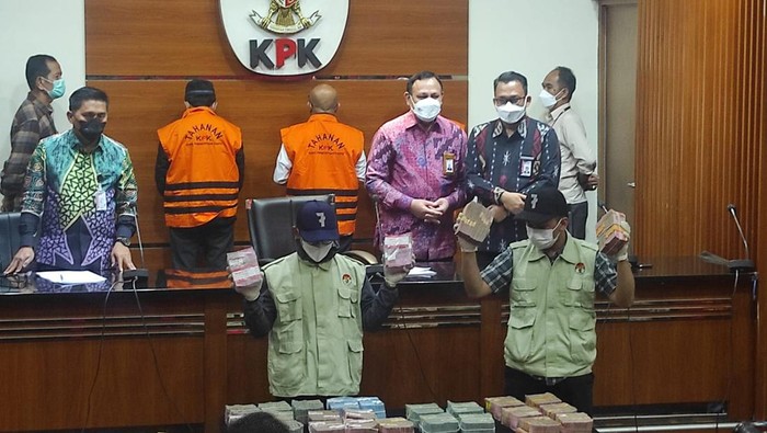OTT KPK: Penyidik Tetapkan 9 Tersangka Kasus Suap, Termasuk Wali Kota Bekasi