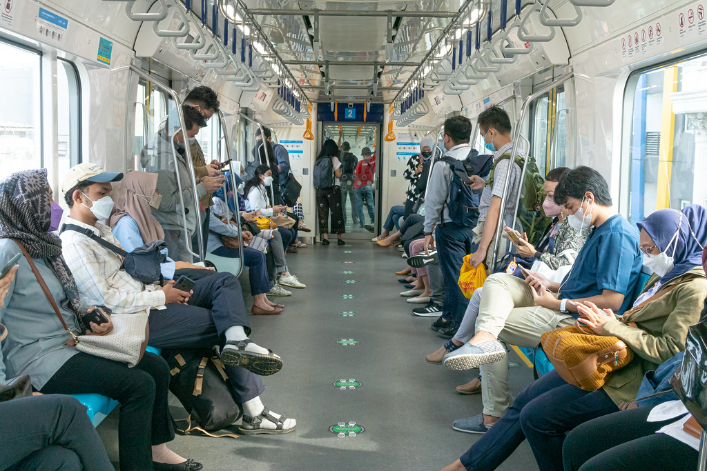 Hari Ini MRT Jakarta  Mulai Terapkan 100 Persen Kapasitas Angkut