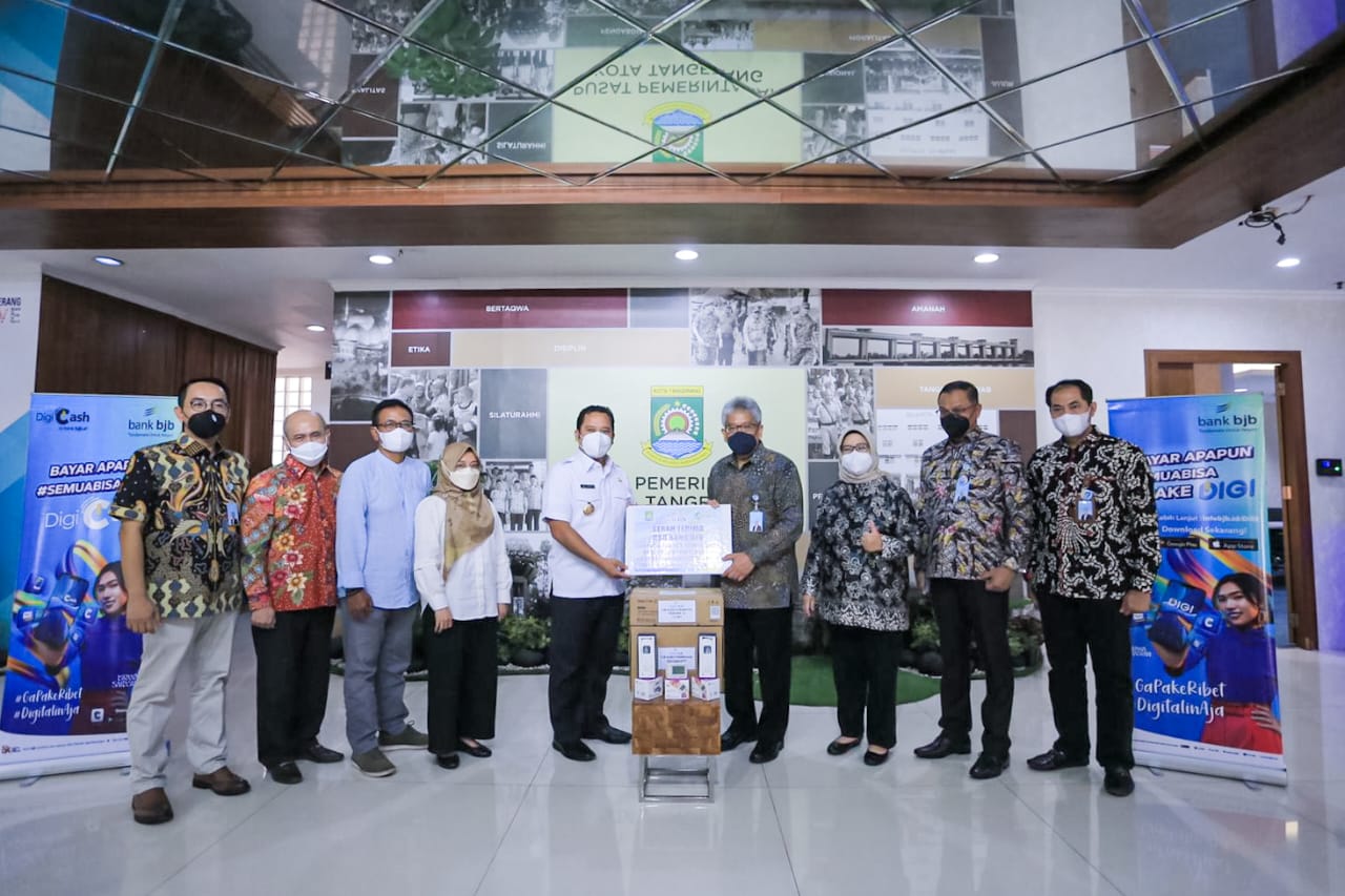 Bank BJB (BJBR) Salurkan Alat Kesehatan Ke Pemkot Tangerang