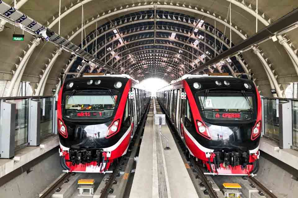 Kolaborasi BUMN Lakukan Uji Coba Perdana Kereta LRT Jabodebek Tanpa Masinis