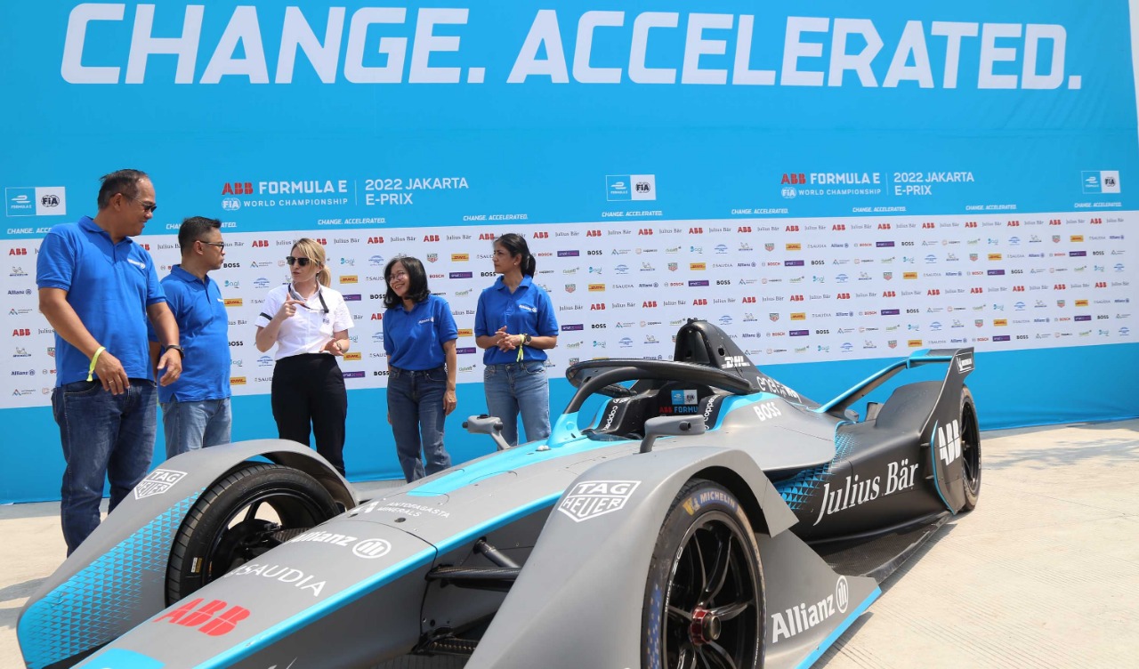 Tunjukkan Komitmen Bisnis yang Berkelanjutan, Allianz Indonesia Hadir di Jakarta E-Prix