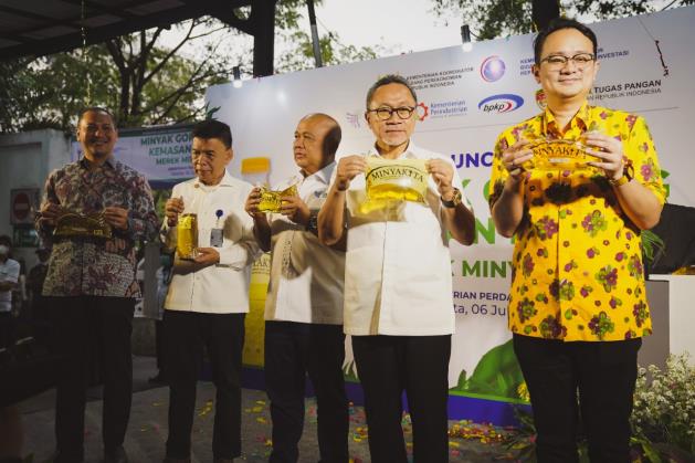 Dorong Implementasi Minyak Goreng Kemasan Rakyat, Zulhas Rilis Permendag No.41 Tahun 2022