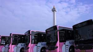 Antisipasi Pelecehan di Transportasi Umum, TransJakarta Operasikan 10 Bus Pink