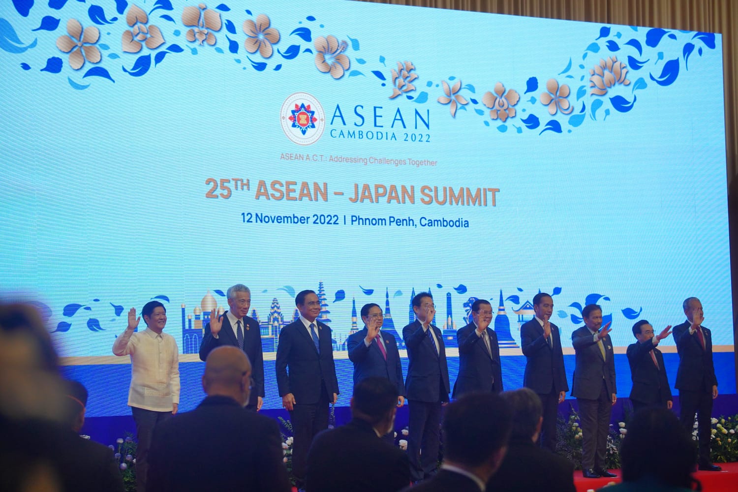 Presiden Dorong Pembangunan Ekosistem Kendaraan Listrik di KTT ASEAN-Jepang ke-25