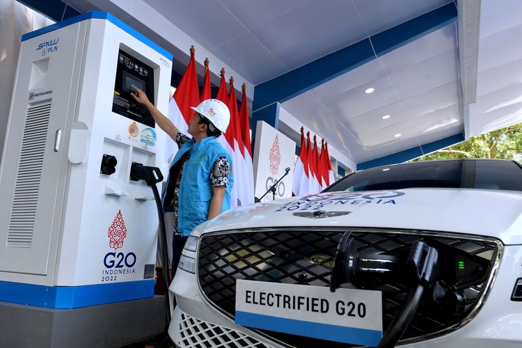 PLN Siaga 24 Jam Layani Pengisian Baterai Kendaraan Listrik G20