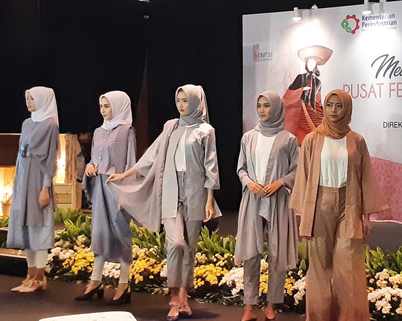 Terbatasnya Bahan Baku Kendala Jadikan Indonesia Pusat Fesyen Muslim Dunia