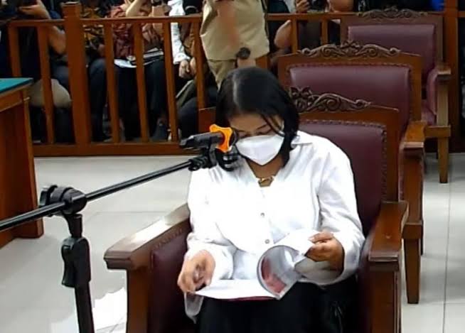Jaksa Tuntut Putri Candrawathi 8 Tahun Penjara, Ibunda Brigadir J Nangis Histeris