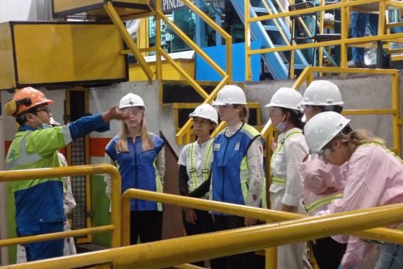 Dapat Sertifikat Industri Hijau, Tata Metal Lestari dapat Kunjungan Mahasiswa Queensland