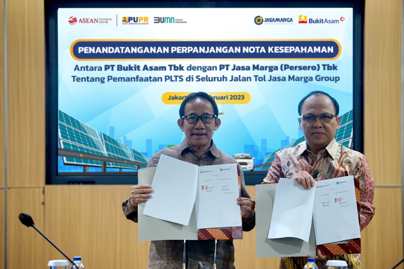 Jasa Marga dan PTBA Lanjutkan Kolaborasi Pengembangan PLTS di Jalan Tol