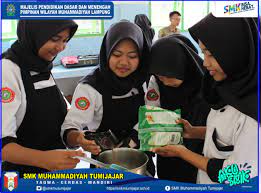 Siswa SMK Muhammadiyah Tumijajar Unjuk Kebolehan, Piawai Olah Kopi Robusta Lokal 