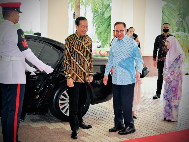 Presiden Jokowi dan PM Anwar Bicarakan Kolaborasi Lawan Diskriminasi Sawit
