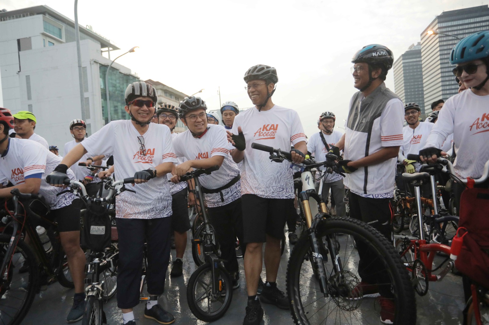 KAI dan Transjakarta Kolaborasi Kampanye Hidup Sehat, Ajak Gunakan Transportasi Publik