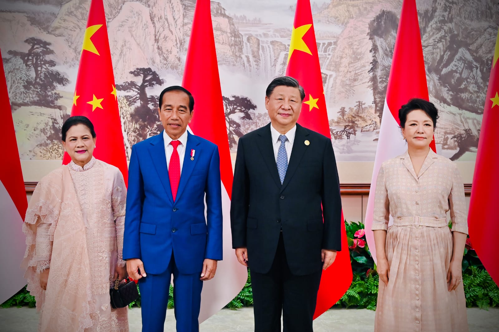 Temui Xi Jinping, Presiden Jokowi Bahas Komitmen Tingkatkan Kerja Sama Sejumlah Bidang