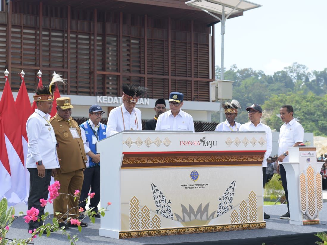 Digarap PTPP, Presiden Jokowi Resmikan PSN Bandara Siboru di Fakfak, Papua Barat