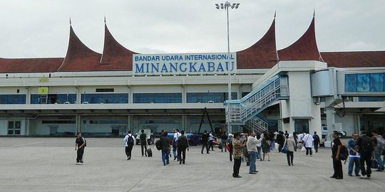 Bandara Minangkabau Dibuka Kembali Pascaerupsi Gunung Marapi