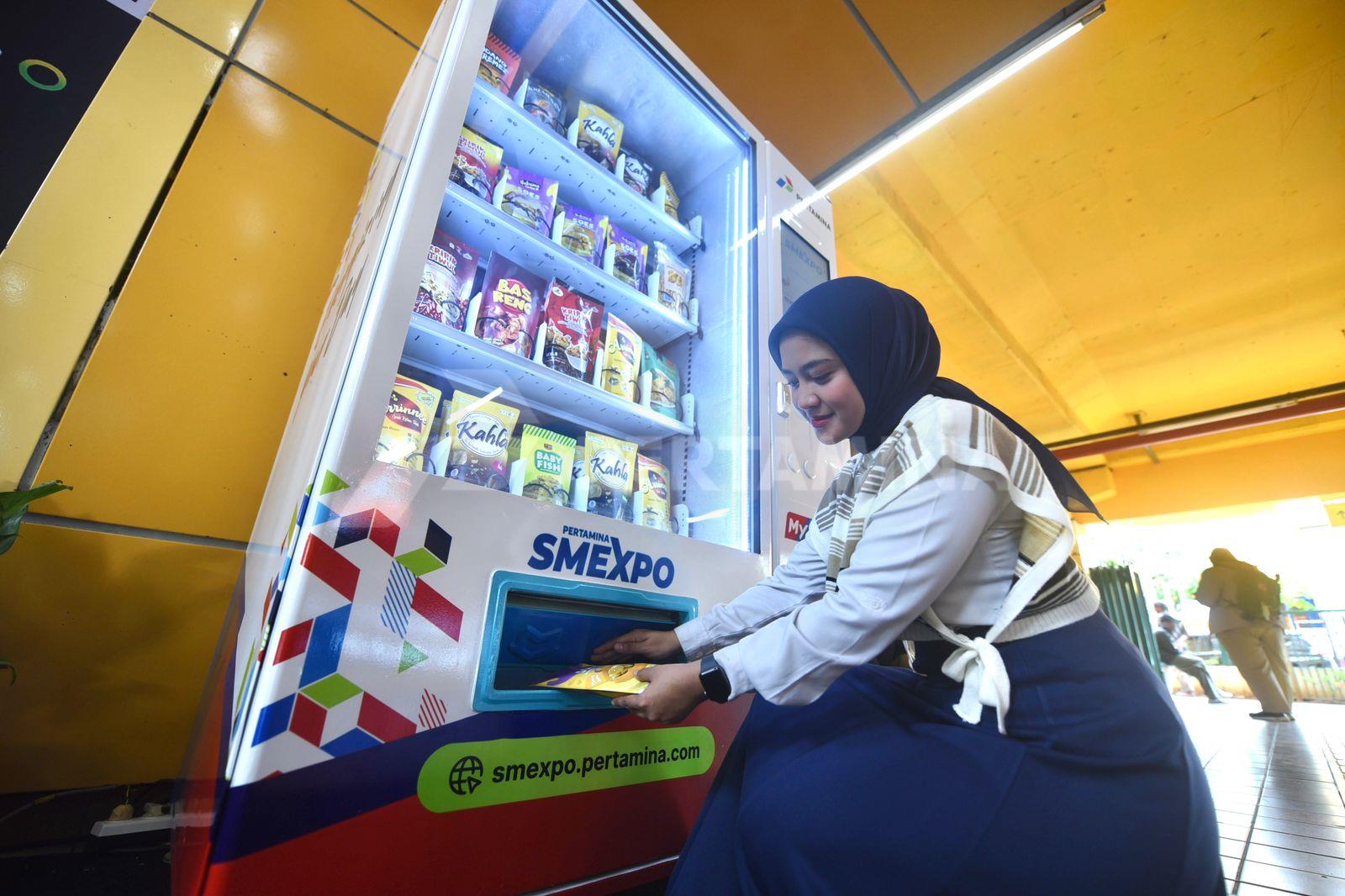 Buka Pasar UMKM, Pertamina - KAI Luncurkan Vending Machine di Stasiun Gondangdia