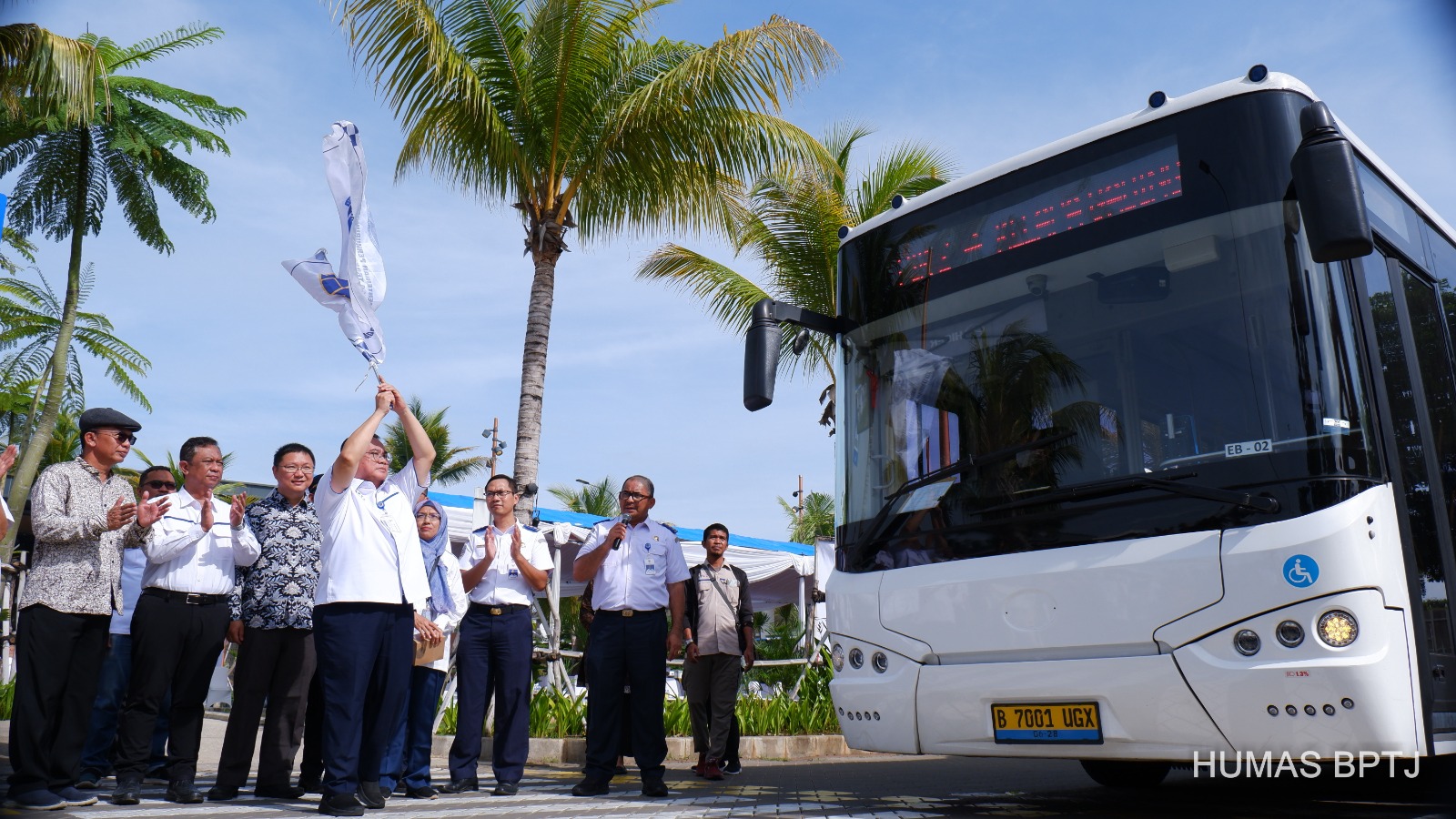 BPTJ Luncurkan Bus JR Connexion Bertenaga Listrik Pertama