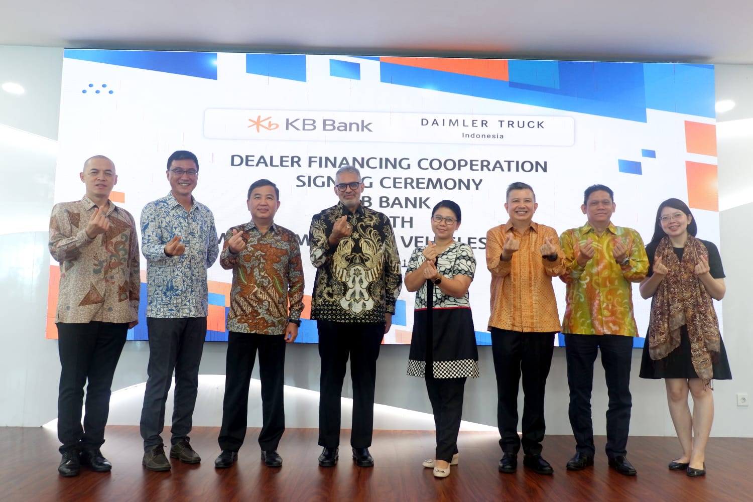 Dukung Industri Otomotif, KB Bank-Daimler Joint Lewat Dealer Financing