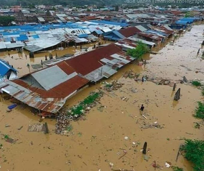 Ogah Mengungsi, Ratusan Korban Banjir Kota Jayapura, Papua Mulai Terserang Ispa