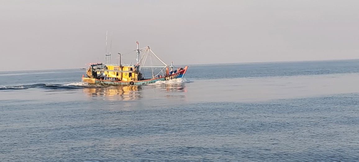 Tegas! PSDKP Tangkap Kapal Ikan Asing Berbendera Malaysia di Selat Malaka