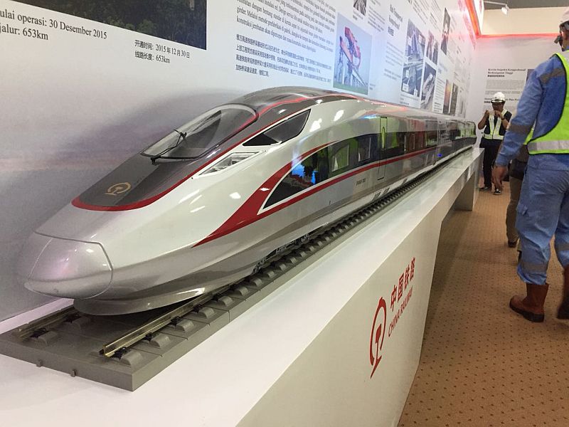 China Minta APBN Ikut Tanggung Bengkaknya Biaya Kereta Cepat Jakarta-Bandung