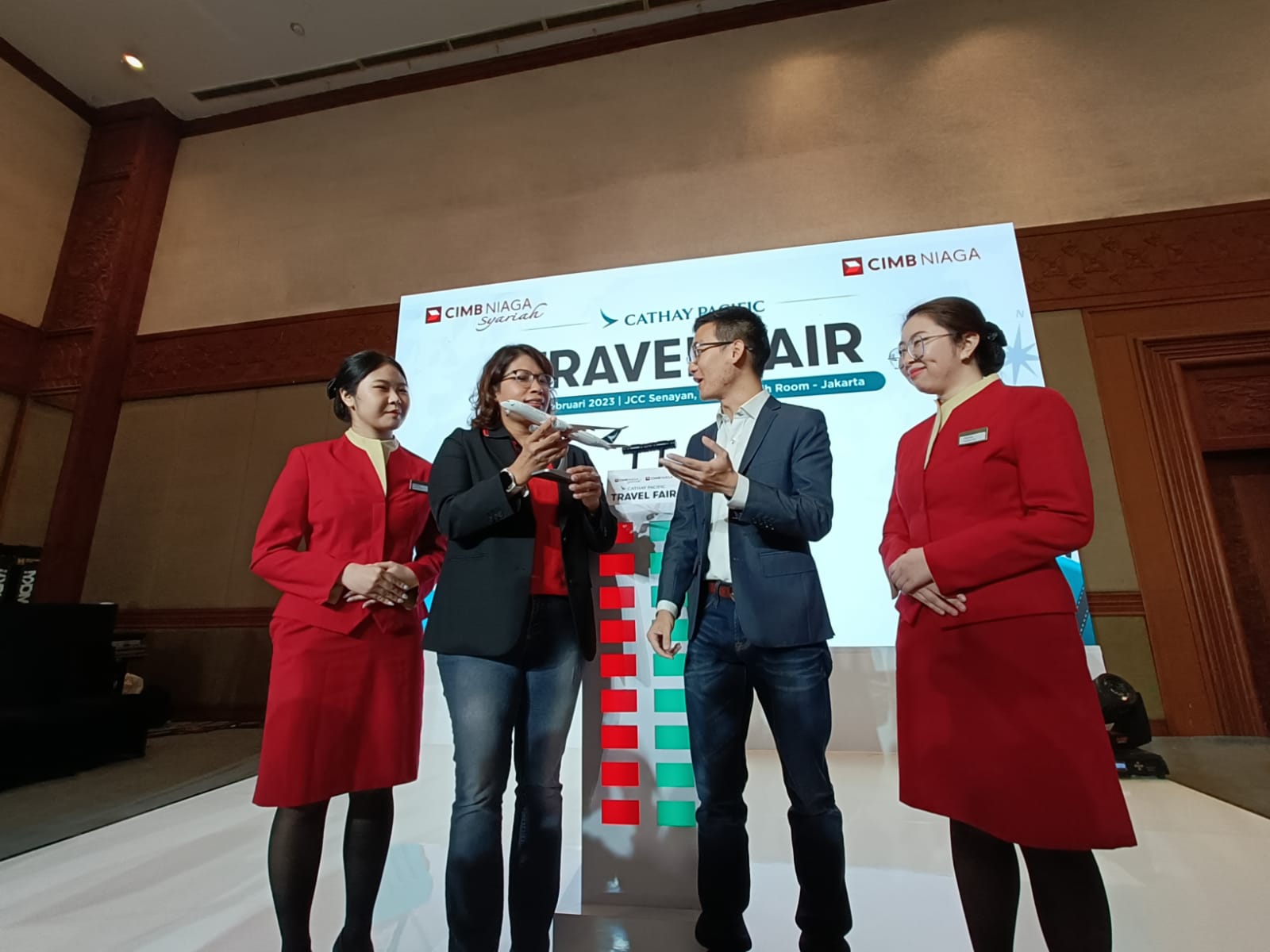 CIMB Niaga dan Cathay Pacific Permudah Wujudkan Wisata ke Destinasi Impian Dunia