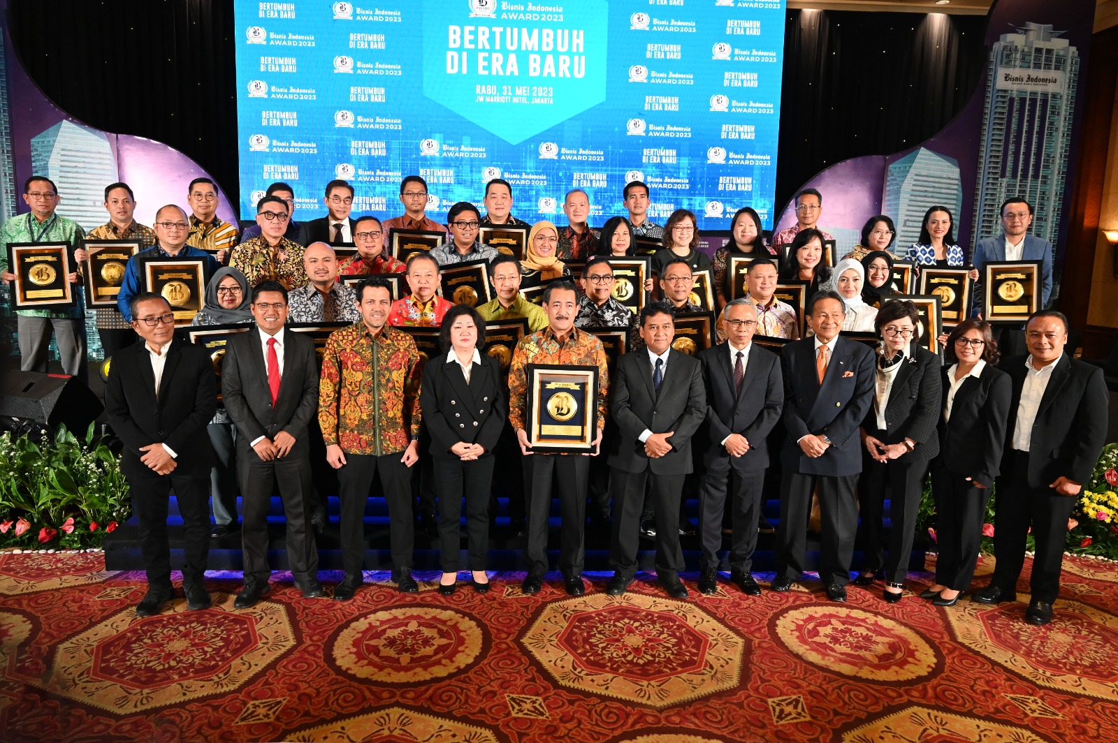 Pertahankan Kinerja Positif 3 Tahun Berturut-turut, SIG Raih Bisnis Indonesia Award 2023
