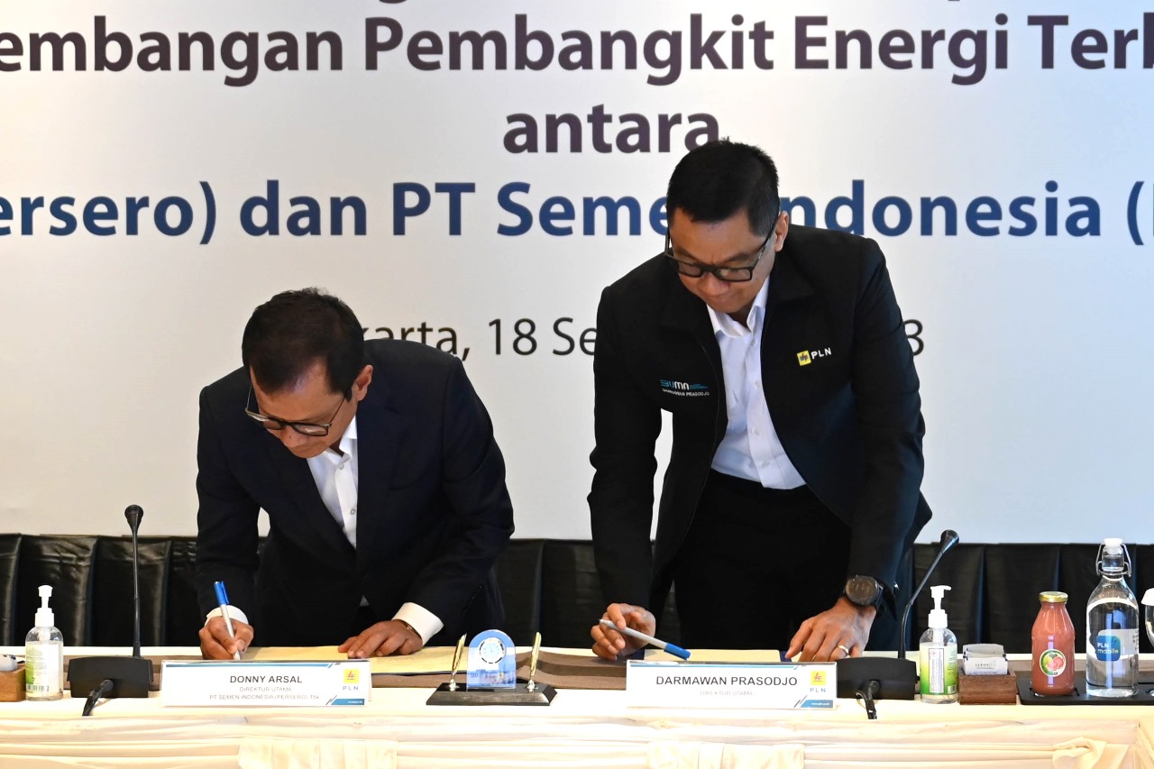 Dorong Penurunan Emisi Karbon dan Pengembangan EBT, PLN - Semen Indonesia Berkolaborasi
