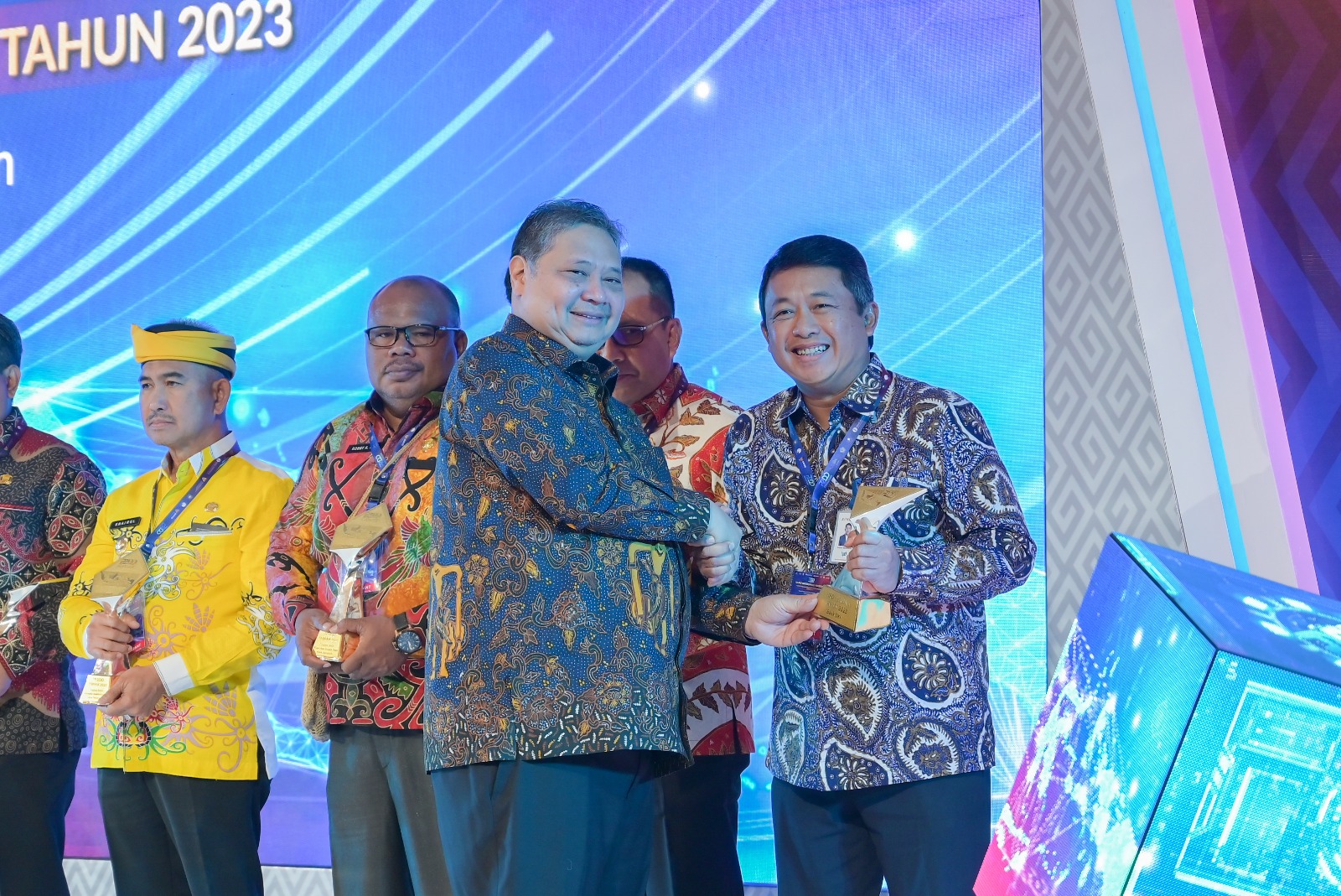Dukung Kebijakan P2DD 2023, Bank DKI Raih Penghargaan Sebagai BPD Terbaik