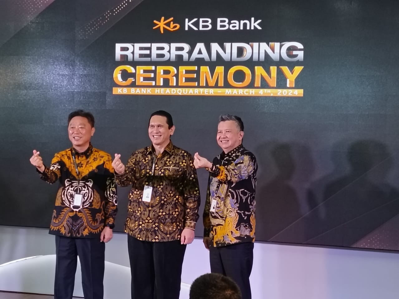 Perkuat Branding, Jajaran Komisaris-Direksi Kompak Luncurkan KB Bank