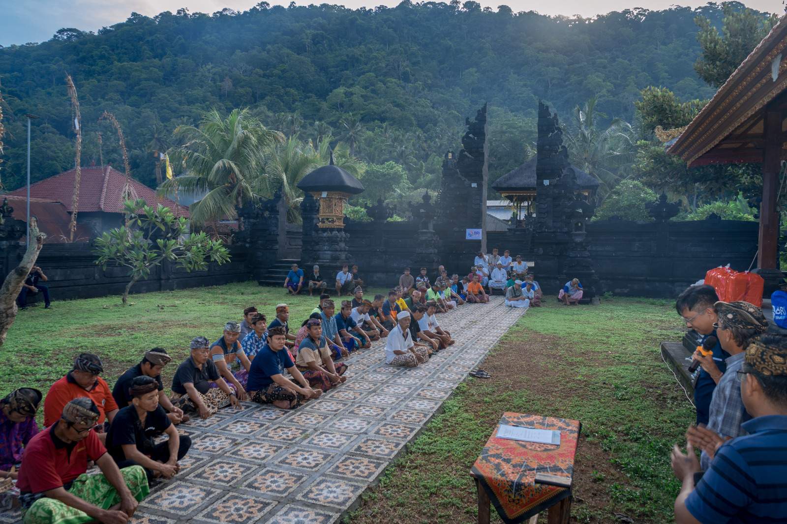 Hari Raya Nyepi 2024, BRI Peduli Bagikan Paket Sembako di Bali